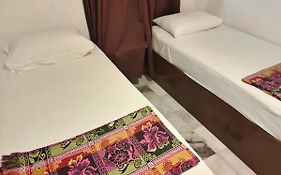 Oyo 90273 Mz Hotel